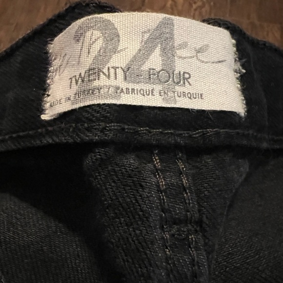 NWOT Free People We The Free Maggie Straight Distressed Jeans - Picture 9 of 10